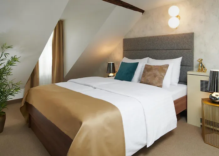 Golden Angel Suites By Adrez